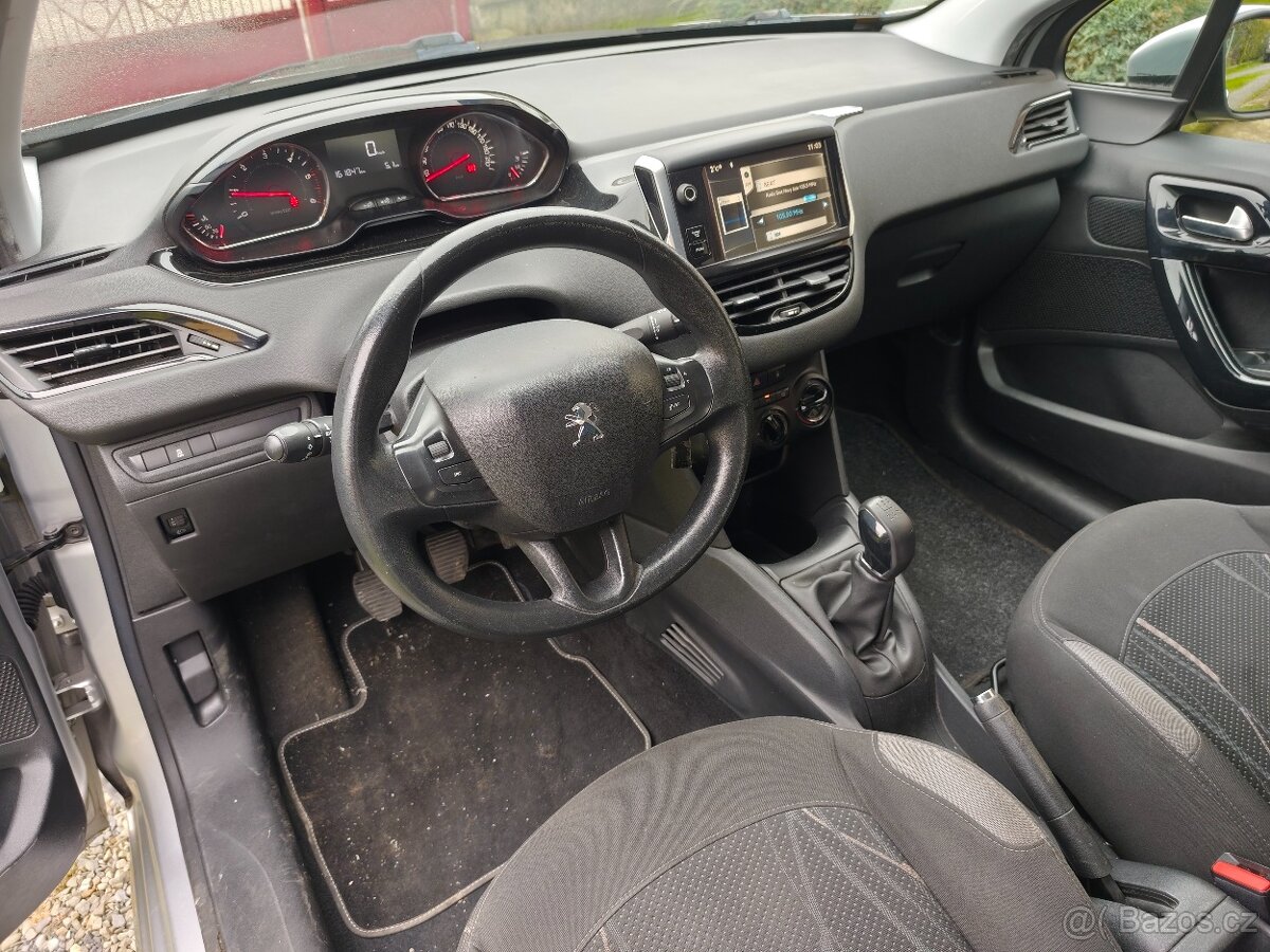PEUGEOT 208 - 14