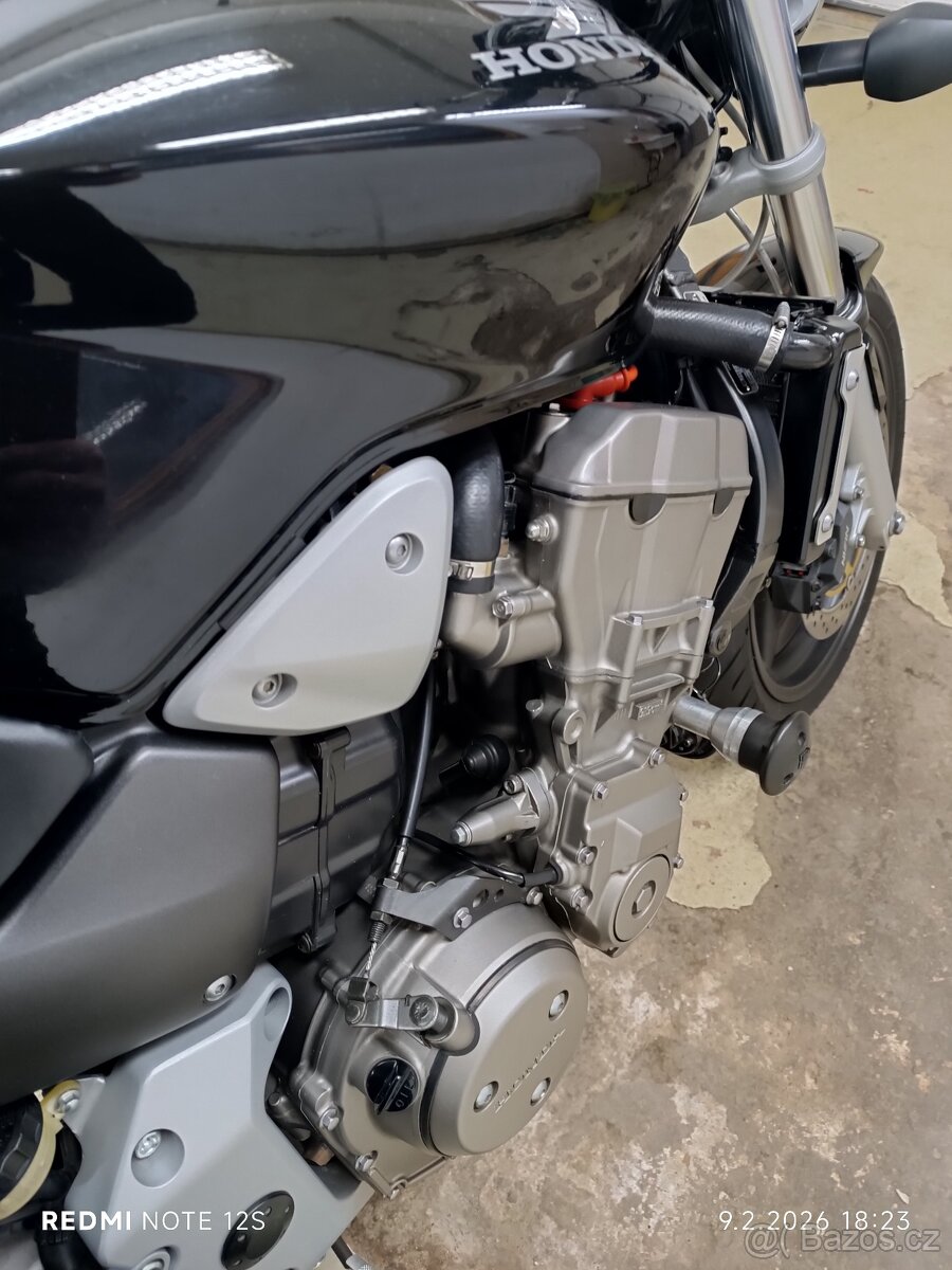 Honda CB900f Hornet - 14