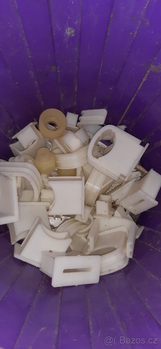 PE vodovodní potrubí a zbytky zahradních hadic 3/4" - 14