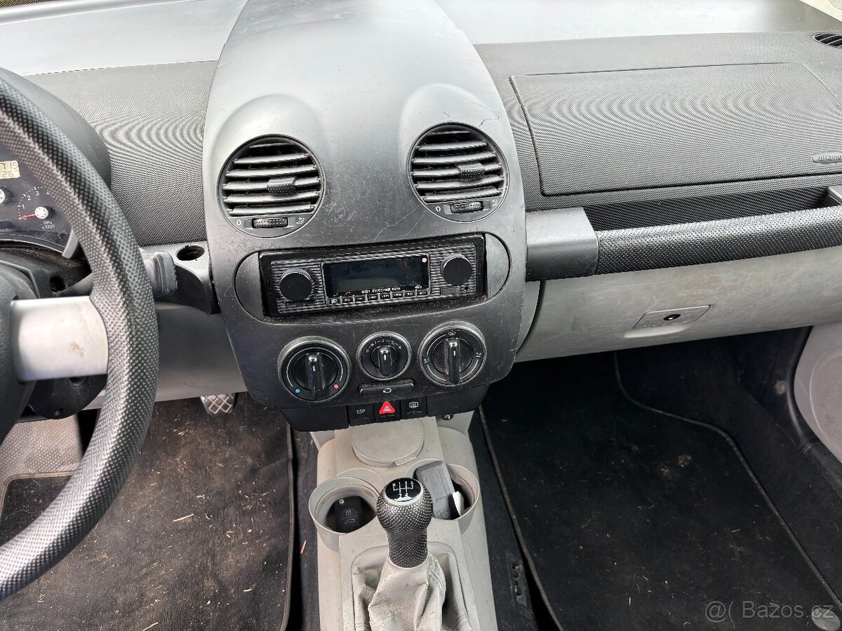 VOLKSWAGEN New Beetle 2.0i 1999 - 14