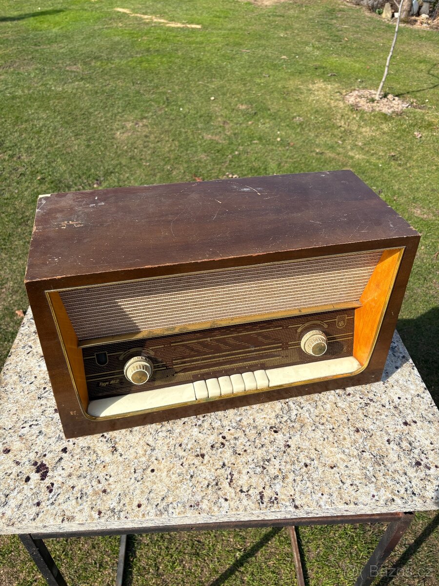 Staré rádio Elprom typ M2 - 14