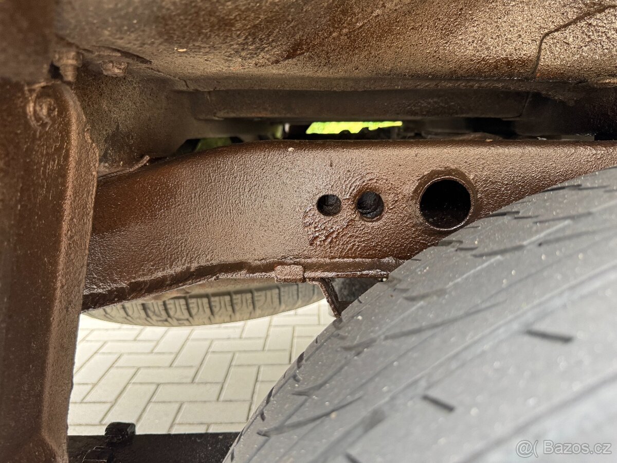 Nissan Navara D40, 2.5 dCI 128kW, manuál, 4WD, uzávěrka - 14