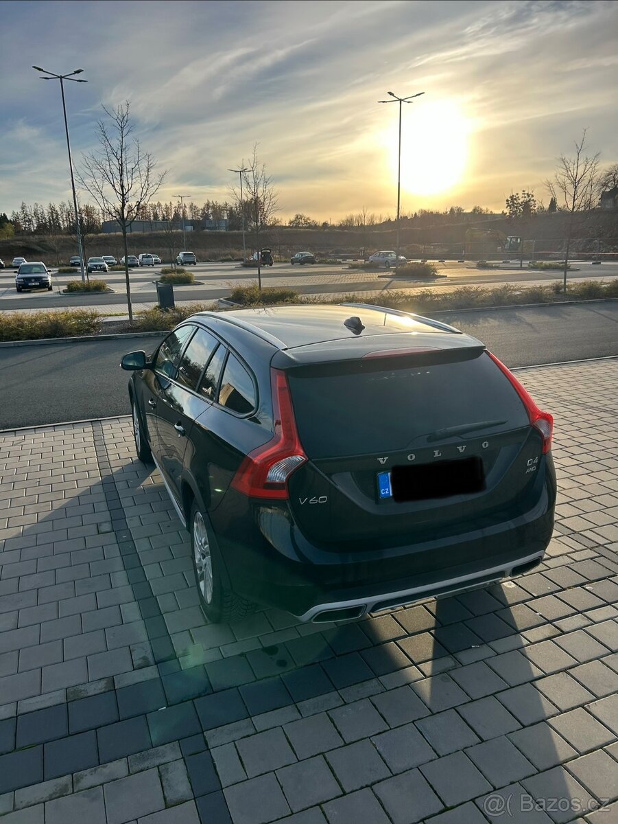 Volvo V60 Cross Country AWD - 14