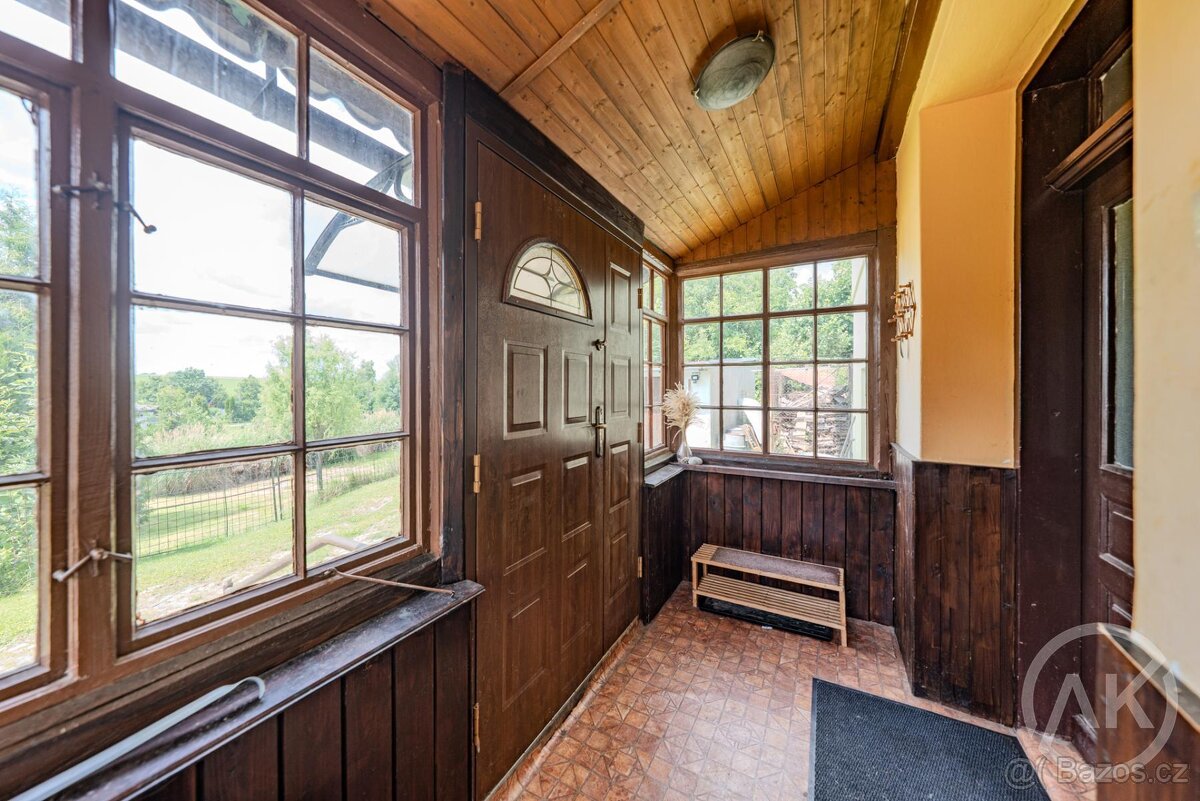 Prodej staršího domu s velkým pozemkem, Sedlnice - 14
