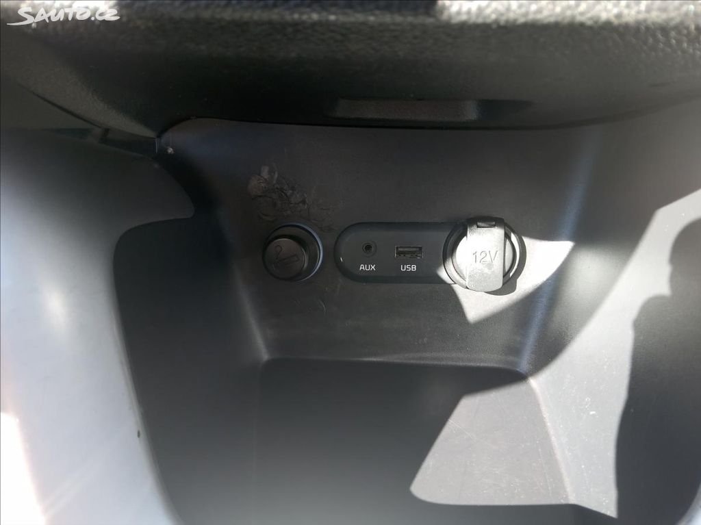 Kia Cee´d 1,4 CRDi 66kW KLIMA ESP - 14