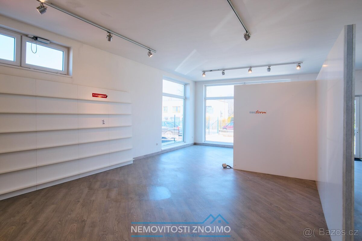 Prodej komerčního areálu 1801 m včetně showroomu Srubec - Č - 14