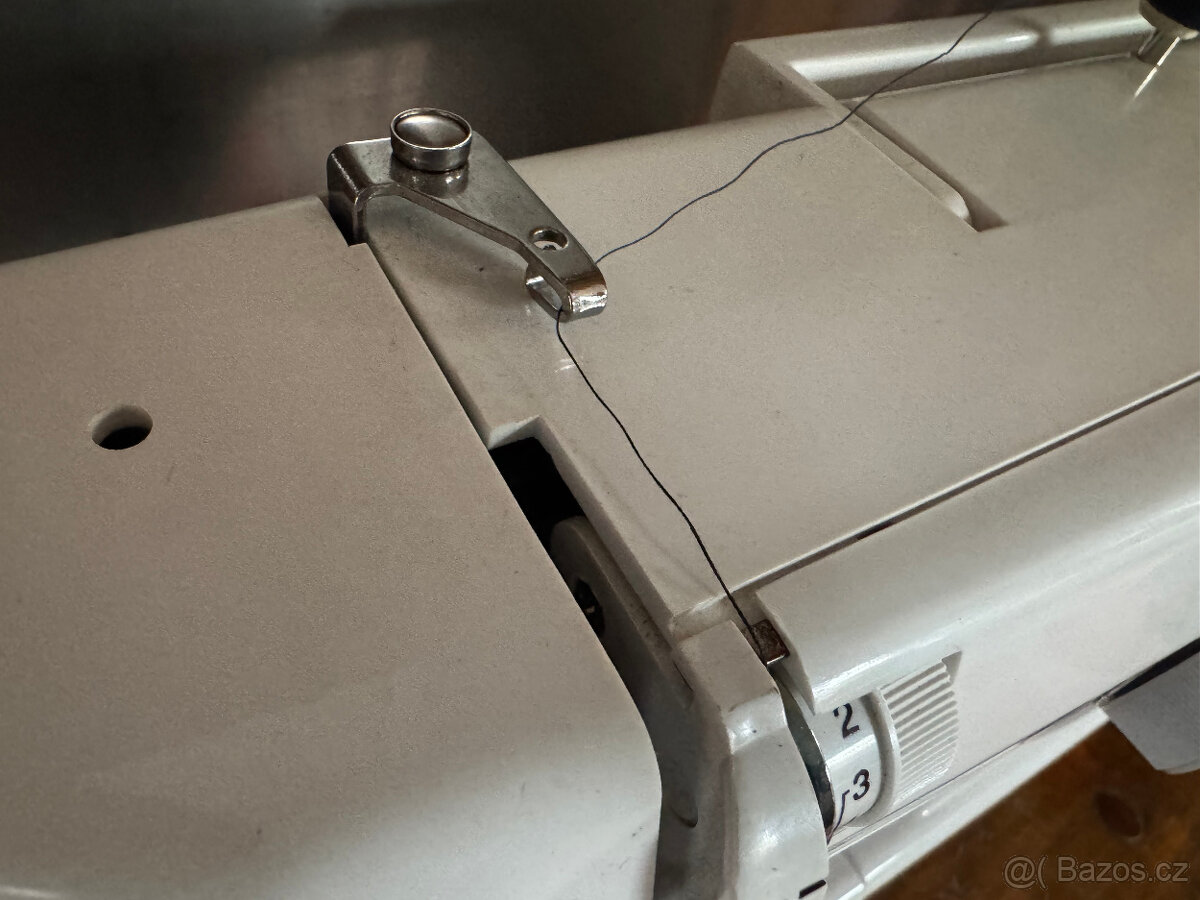 Šicí stroj Victoria Graffiti - pěkný - 14