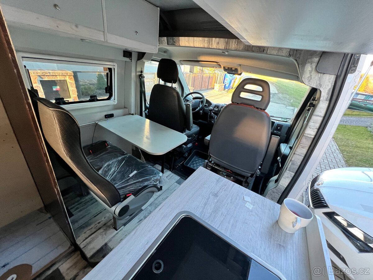 Stavba obytné dodávky - 14