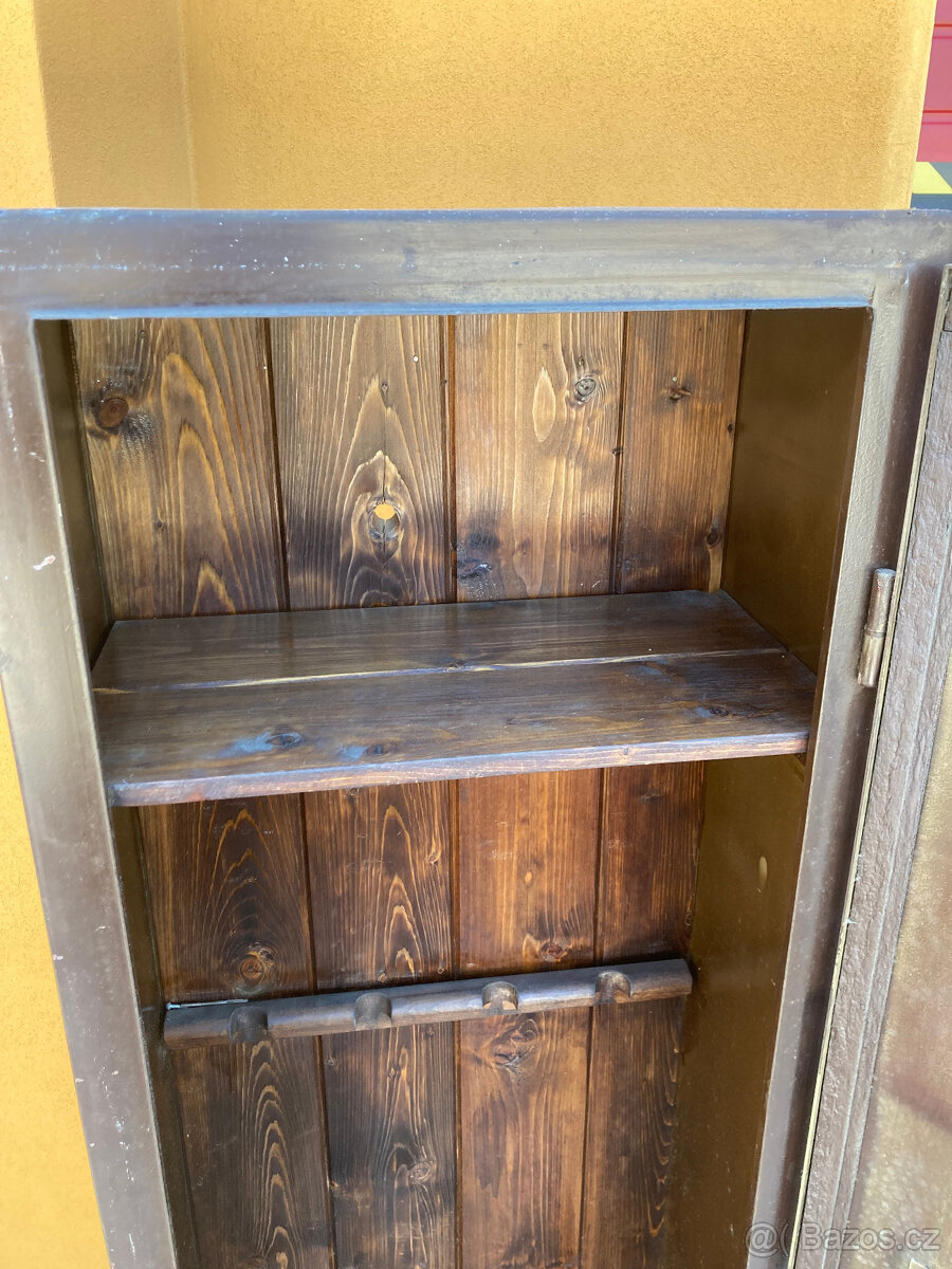 Skříň kovová, dílenská, na zbraně i jiné za 800 kč - 14