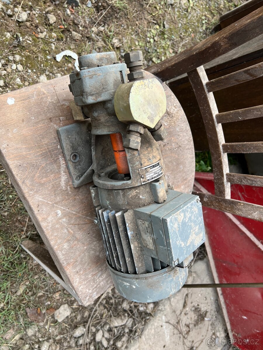 Elektromotory + dalsi - 14