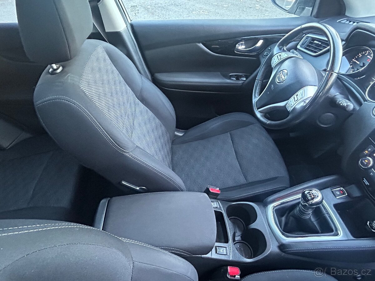 Nissan Qashqai 1.6 Dig-T 120kw N-Connecta 2017 ČR 1m 53600km - 14