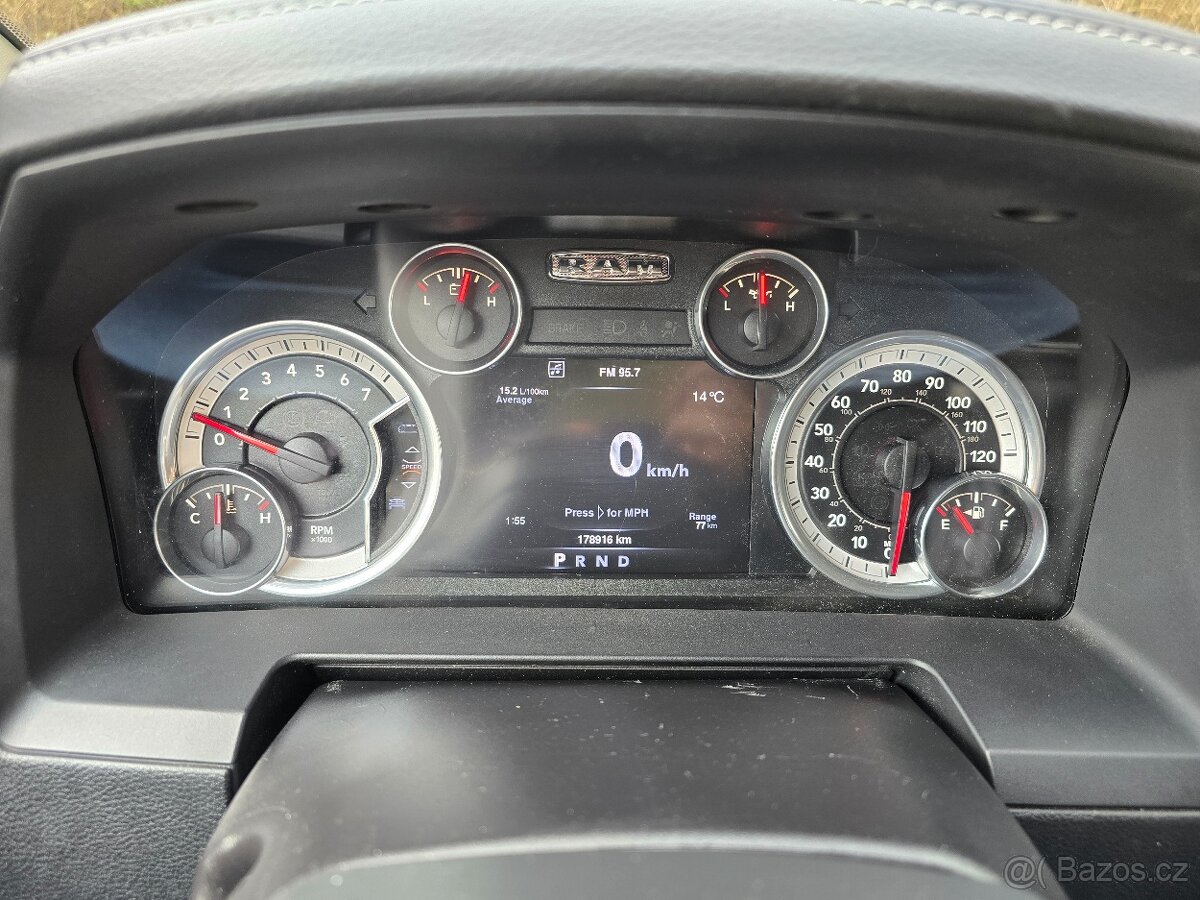 Dodge Ram, 1500 4x4 Laramie 5,7 Hemi NEBOURANÉ - 14