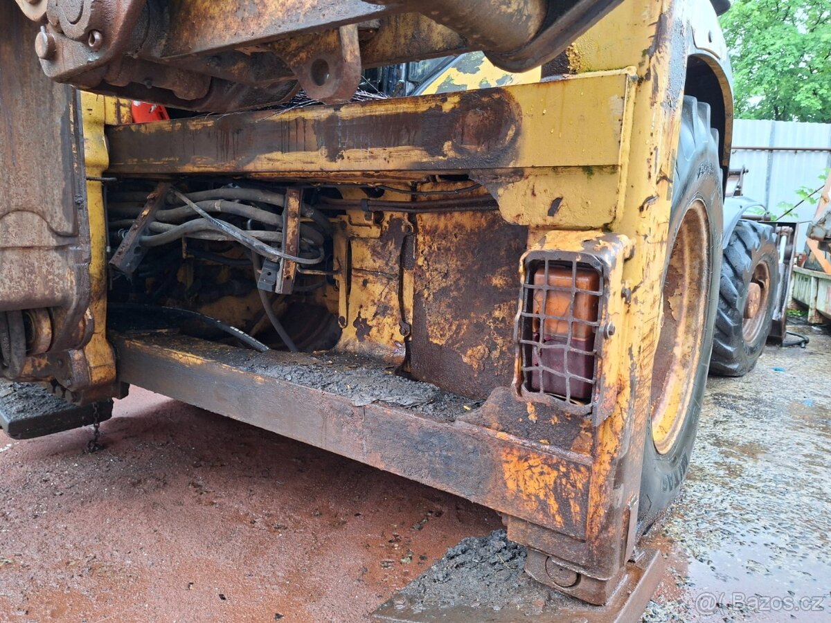 CATERPILLAR 428 E - 14
