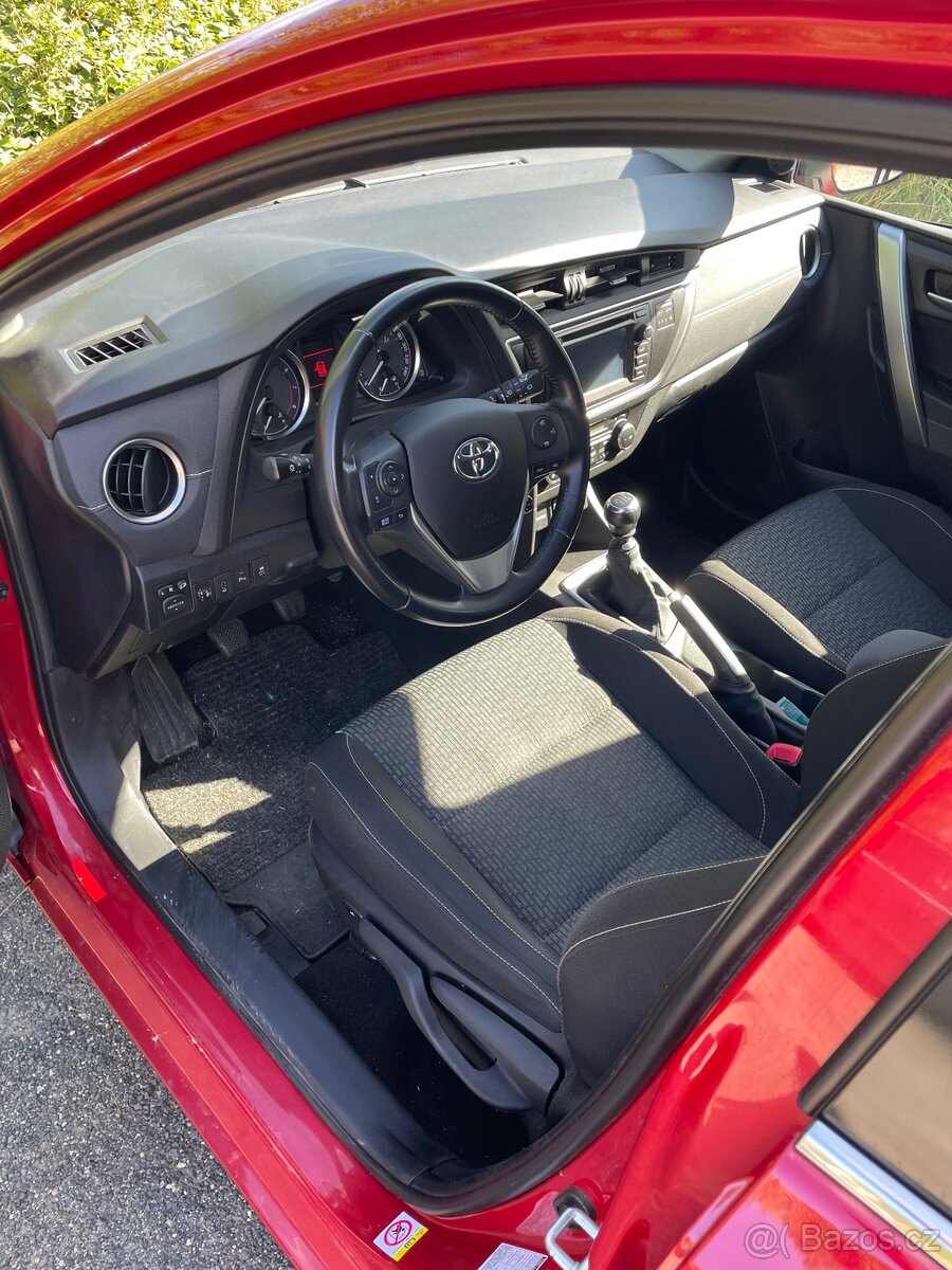 Toyota Auris 1.6 89000km - 14