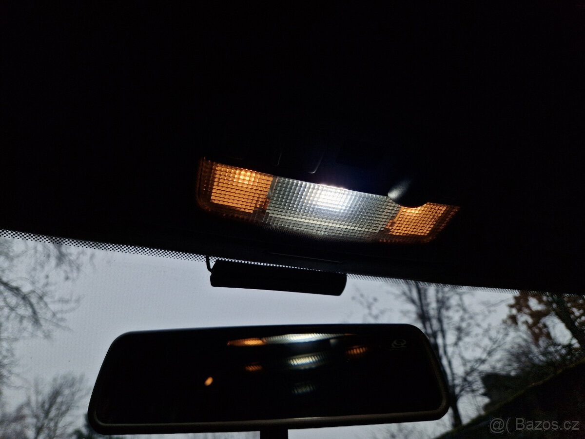 2004 VW Passat Variant 2.5 TDI V6 (BDH) 4motion 6MT - 14