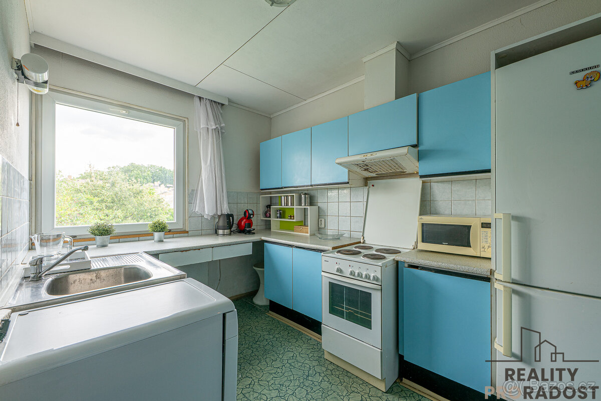 Rodinný dům 7+2, pozemek 573m2 - 14