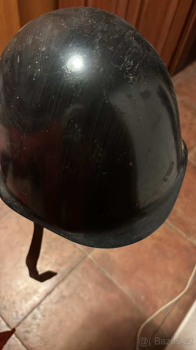 Helmy rukavice ochranné brýle - 14