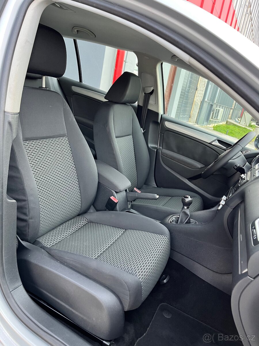 Volkswagen Golf 6 TrendLine 1.6 Benzin + LPG = Top Stav = - 14