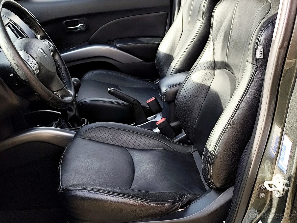 Peugeot 4007 2.2HDi - udržované - levně,7.míst - 14