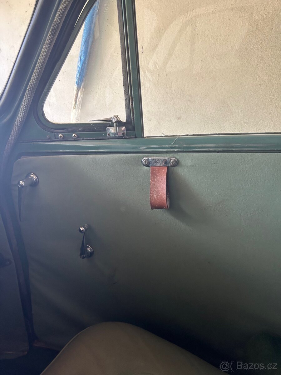 Morris Minor 1000, r.v. 1971 včetně TP - 14