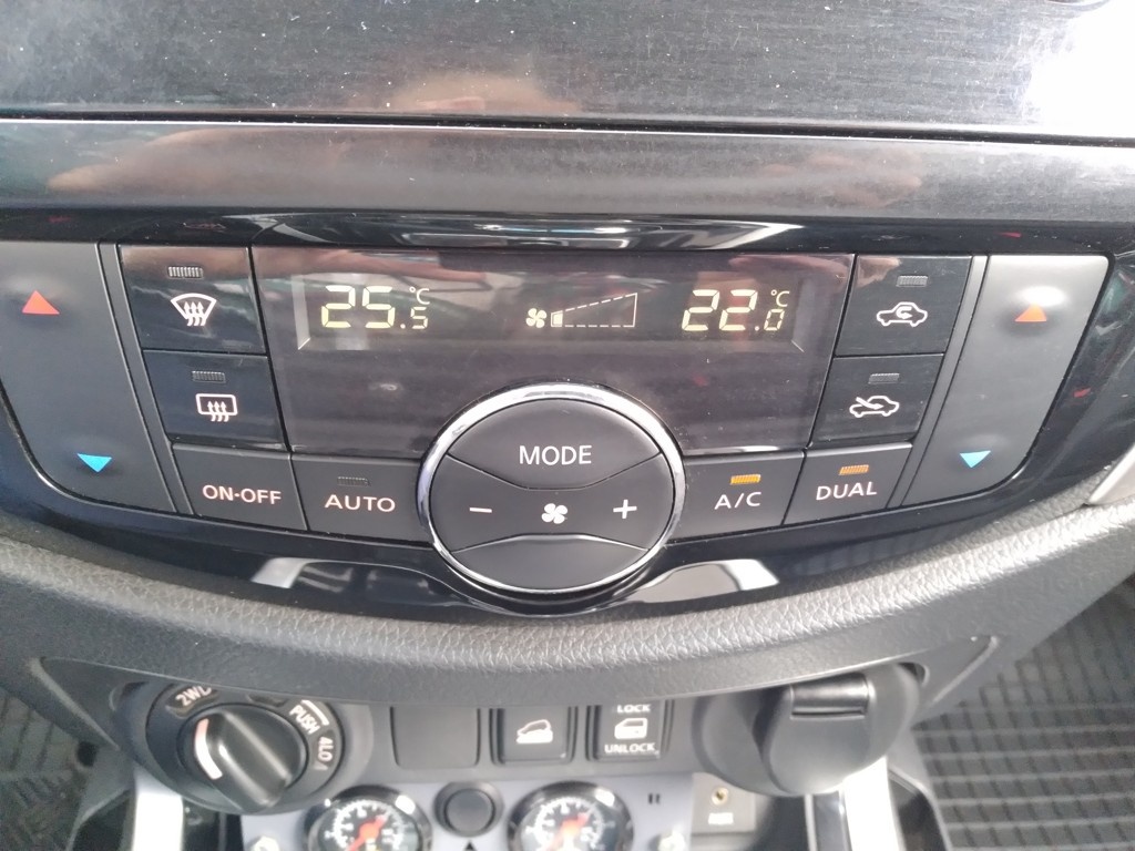 NISSAN NAVARA NP300 2.3 dCi 4WD DOUBLE CAB - 14