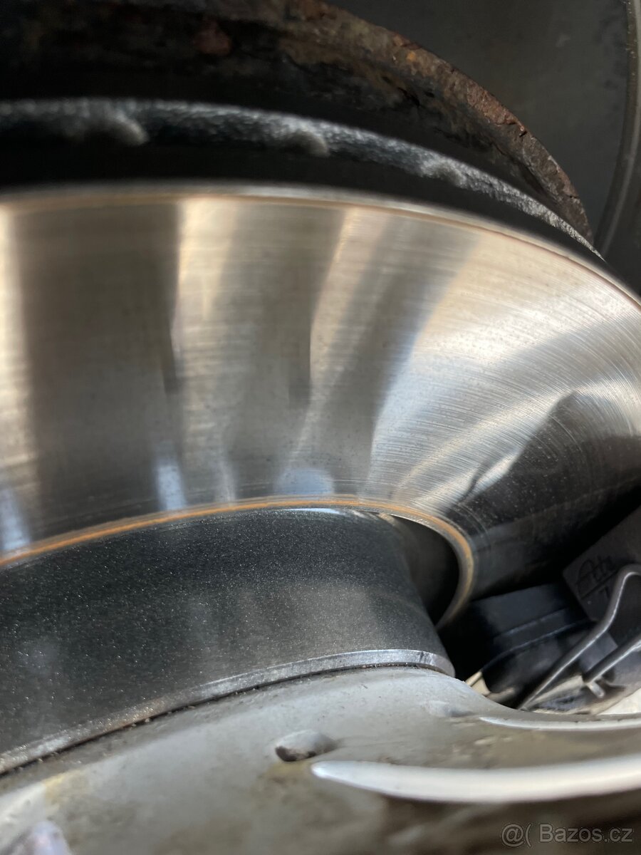 Škoda Superb r.v.2014 2,0tdi 103kw DSG - 14