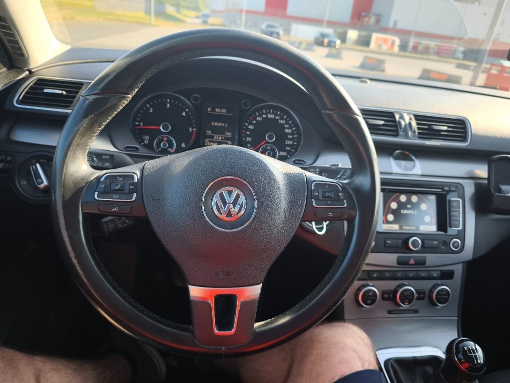 Volkswagen Passat B7 2.0TDi rok 2012 - 14