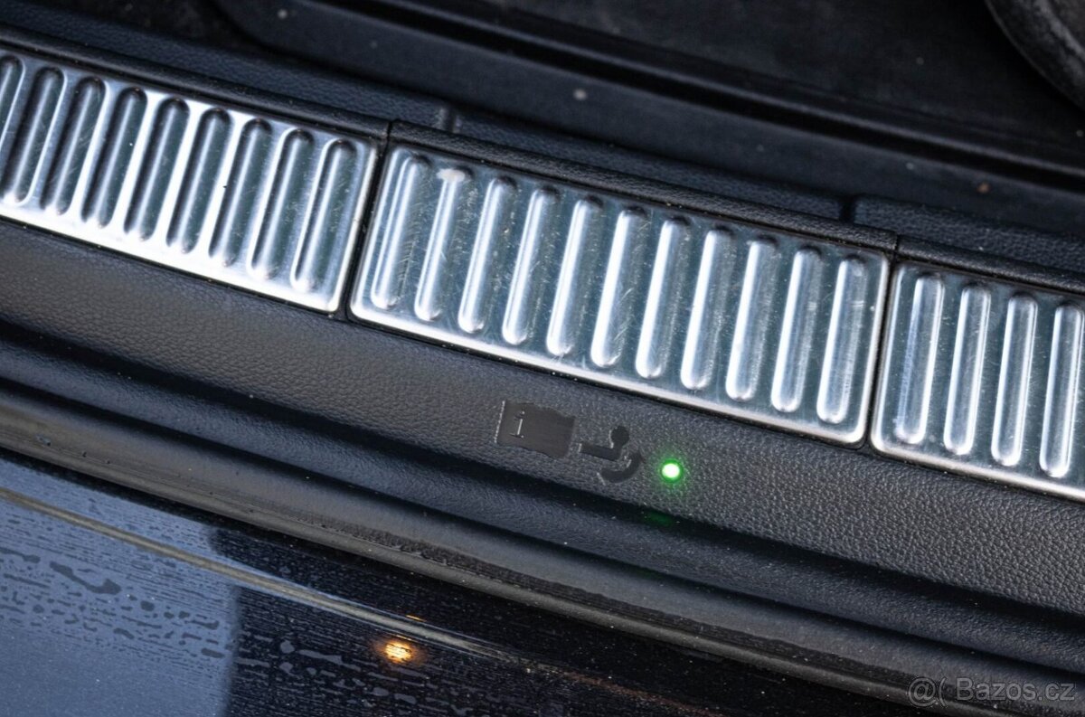 Škoda Superb Combi 2.0 TDI Sportline DSG - 14