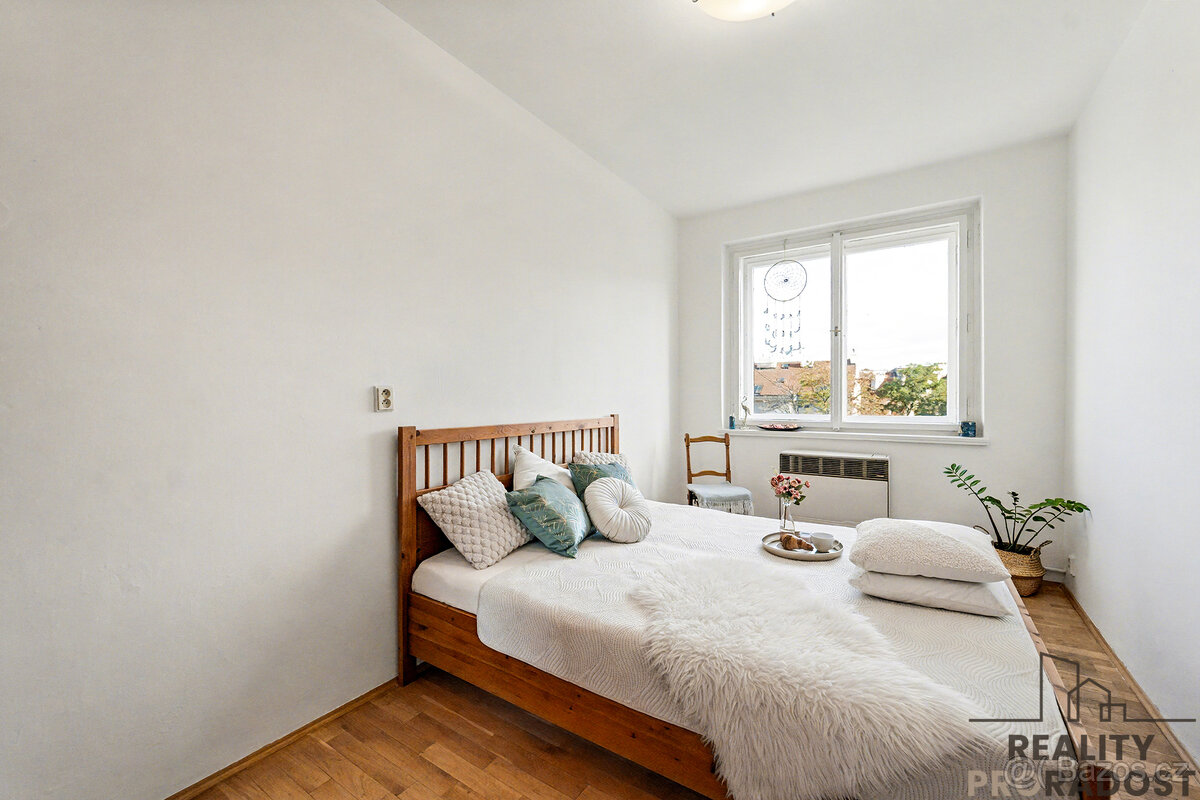 Prodej tichého bytu na Starém Městě s výhledem - 14