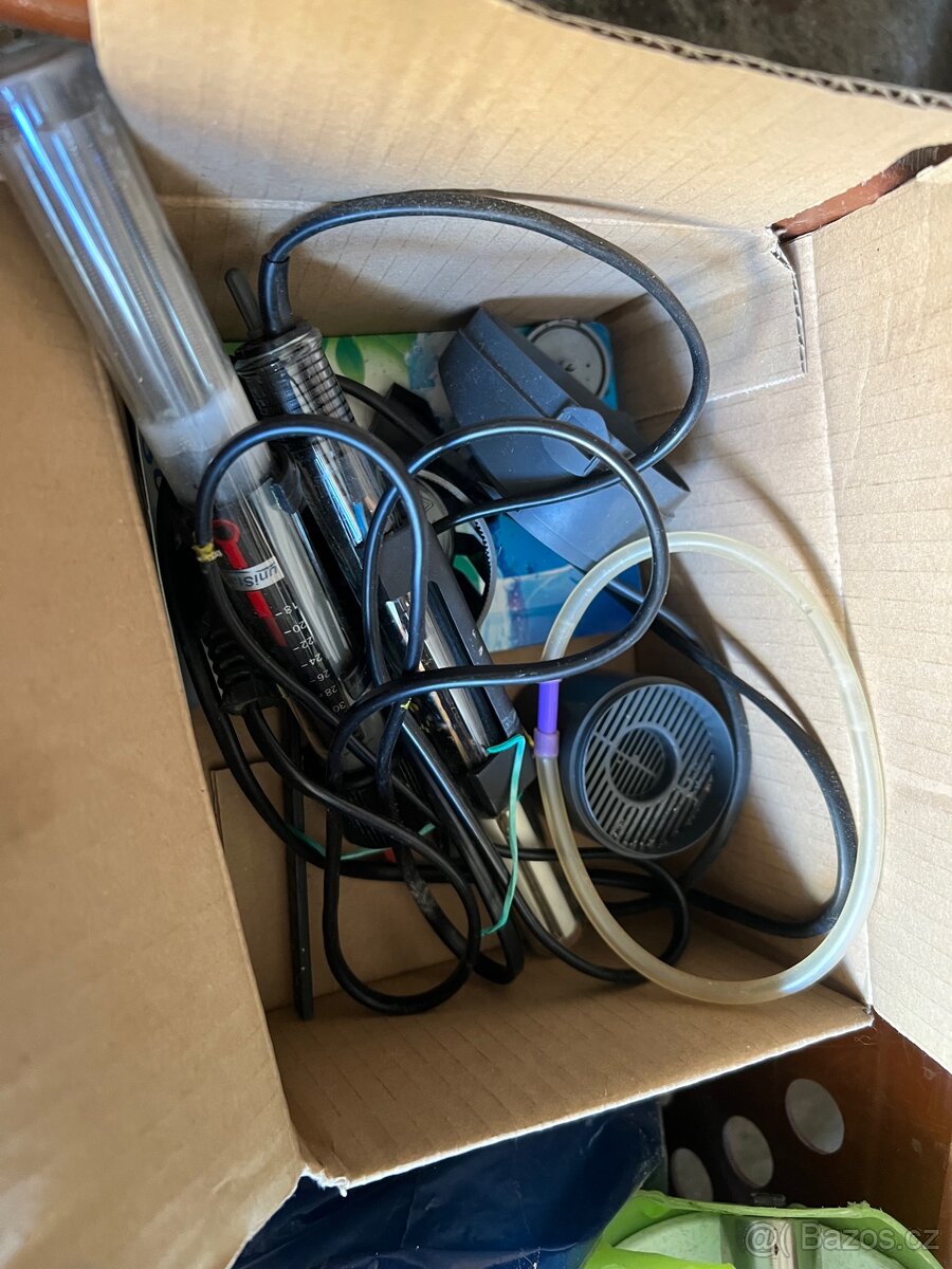 Velky akvariji set police prodana Vse ostatni zatim je - 14