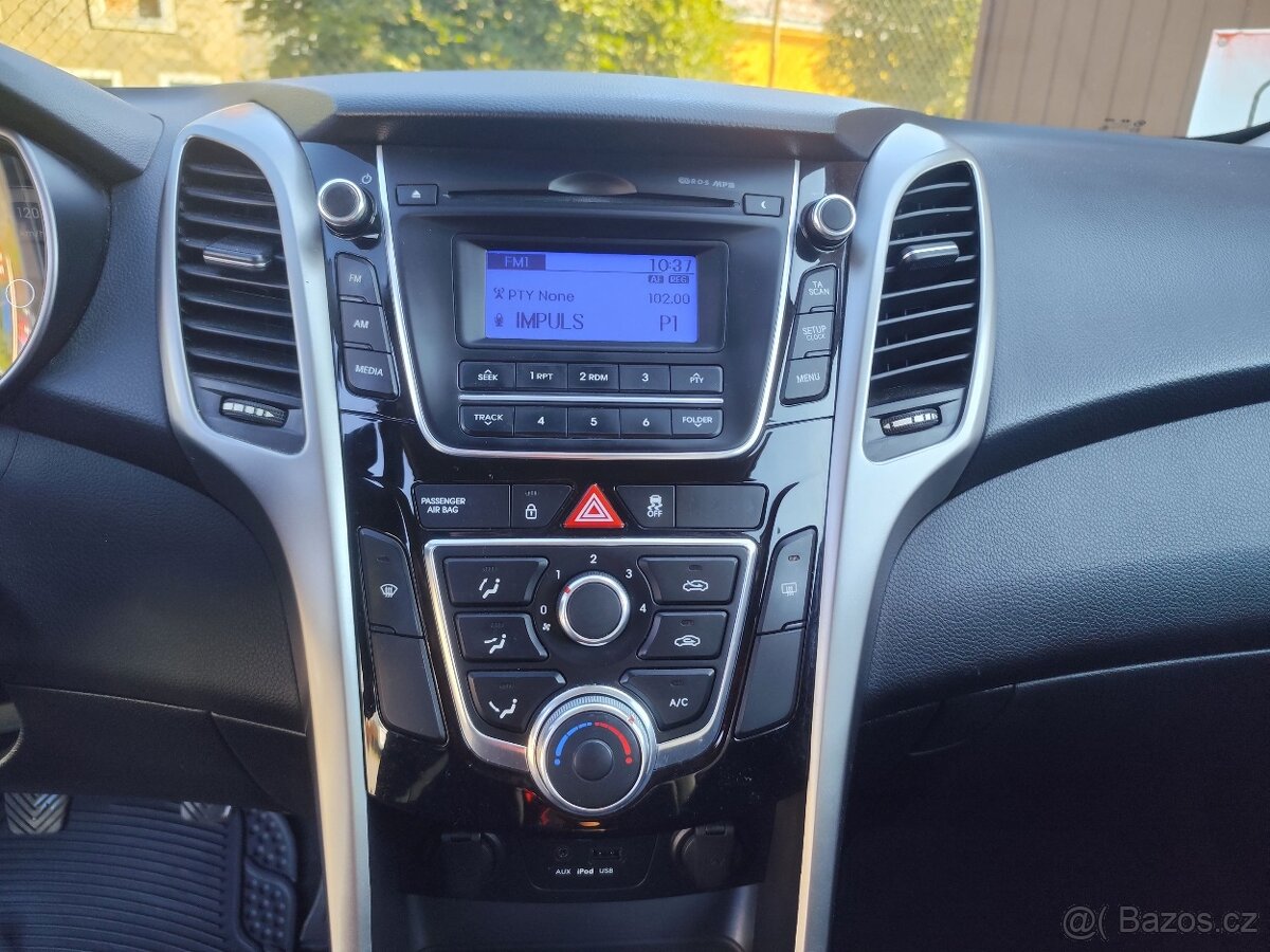 Hyundai i30 Cupe.1.4,16V,73kw.R.V.9/2014.STK Nová.Km 124 300 - 14