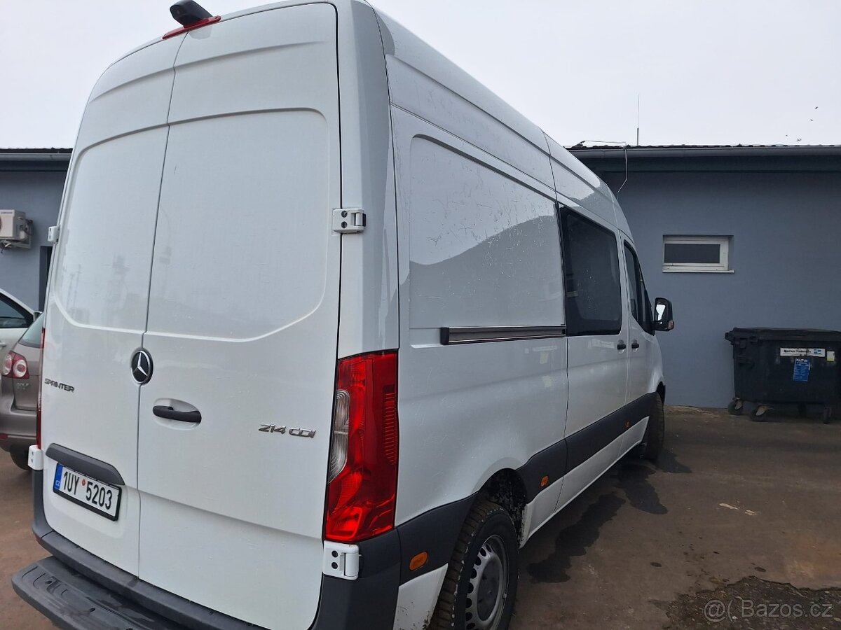 Mercedes-Benz Sprinter - 14