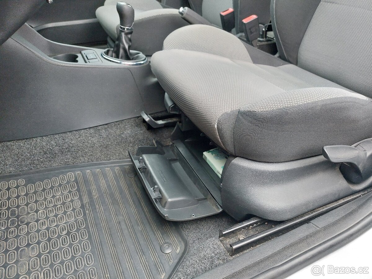 Prodám Škoda Fabia II - 14