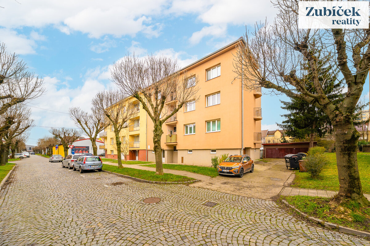 Prodej bytu 2+1 Uh.Hradiště - ul.Rostislavova - 14