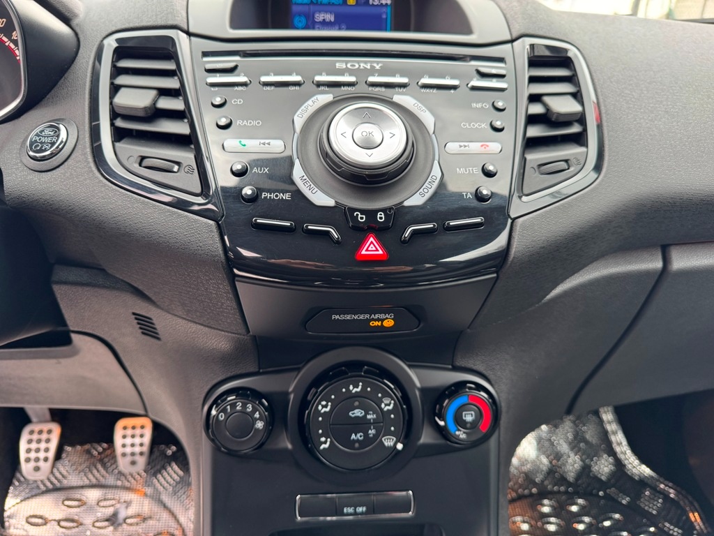 Ford Fiesta ST 1.6i 134 kW klima - 14