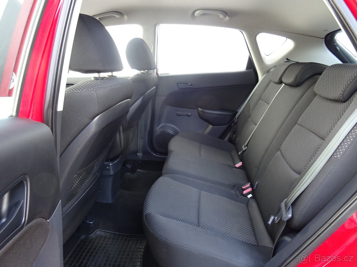 Hyundai i30 1.4i,80kW,NovéČR,s.kniha,klima, - 14