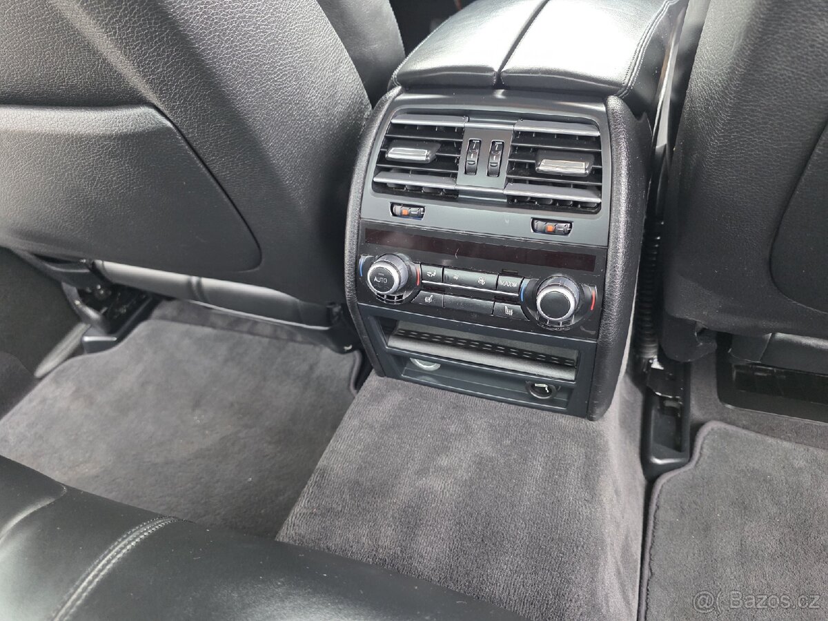 BMW Řada 7 740D X-Drive - 14