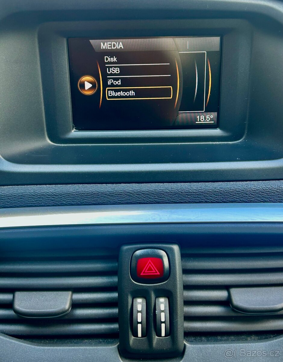 VOLVO V40 2.0D3 110KW 5VÁLEC-AUTOMAT-KAMERA-COCKPIT-98.000km - 14