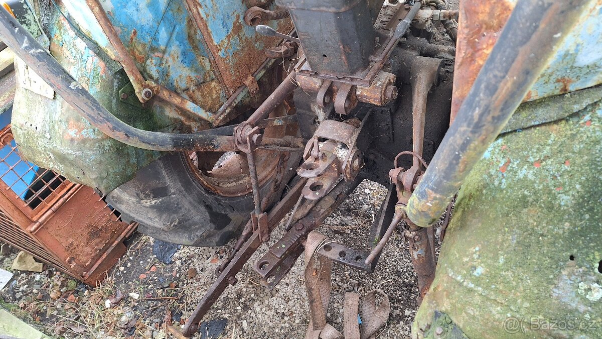 Zetor 3011,má platné doklady TP SPZ - 14