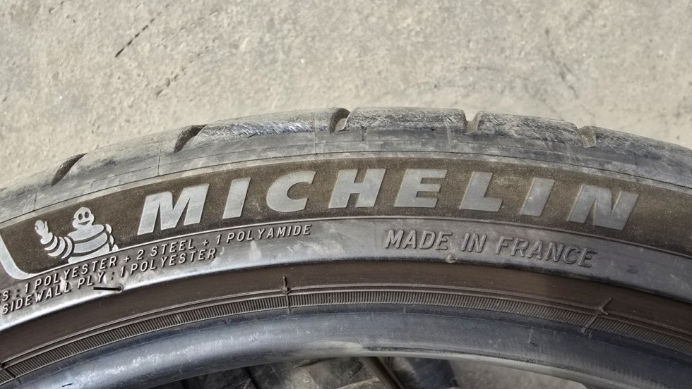 Letní pneu 245/35/19 Michelin - 14