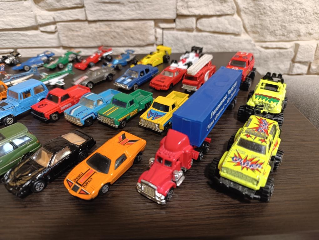 Autíčka staré modely angličáky 80. léta. - 14