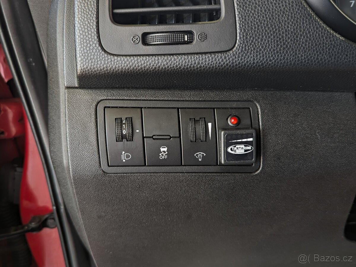 Hyundai ix20 1.4i CVVT + LPG 66kW, PDC, ČR - 14