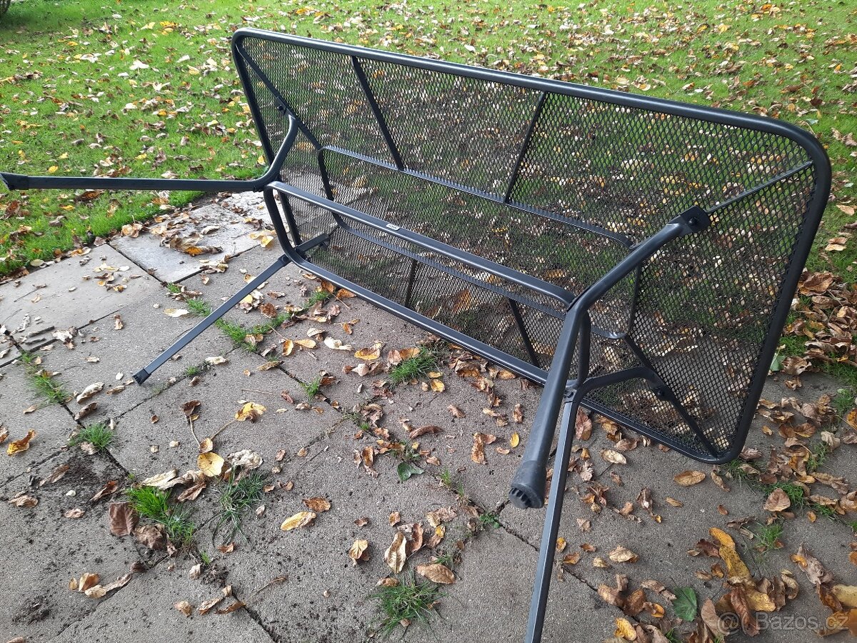 Kovový stůl- tahokov 2 ks,hliníková křesílka 4 ks,plast.křes - 14