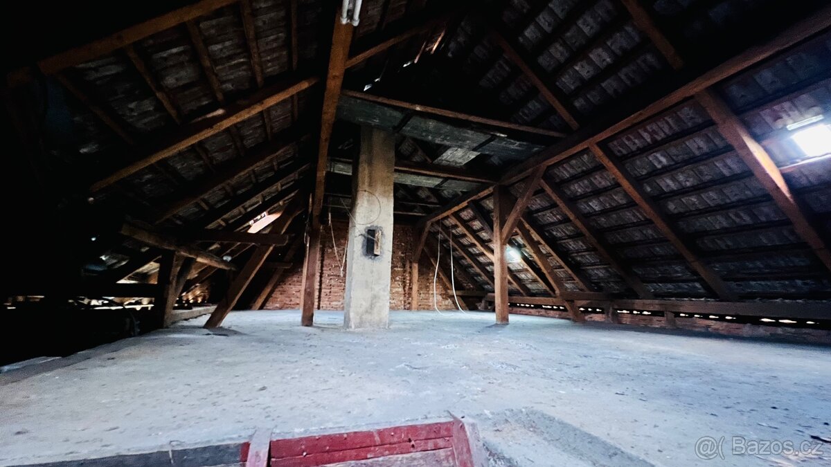 Nabízíme k prodeji zrekonstruovaný dům v Pacově - 14