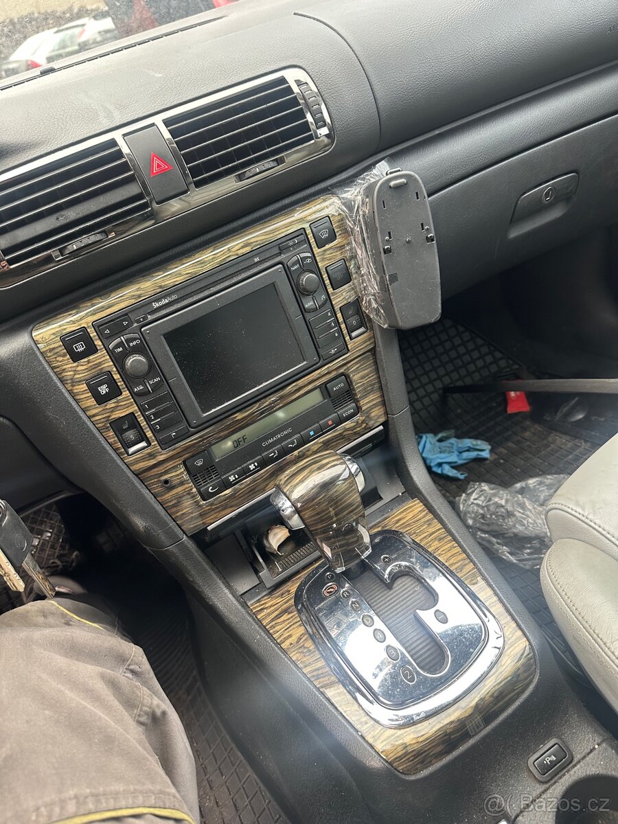 Škoda Superb 2,5 tdi Laurin&Klement díly - 14