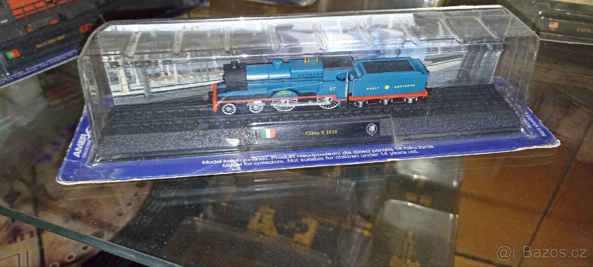 Modely vláčku a bagru - 14