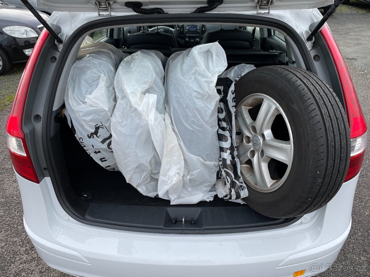 2010 Hyundai i30 1.4i kombi - 14