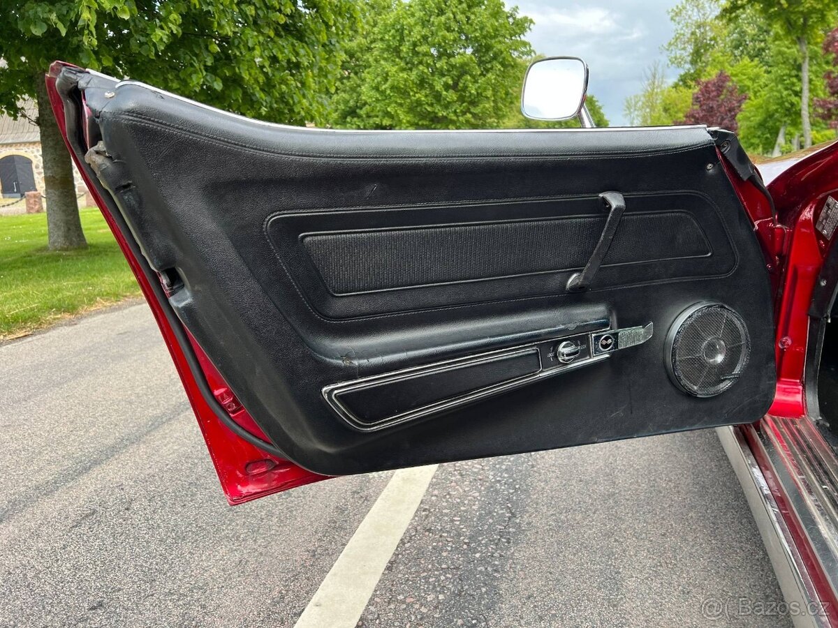 Chevrolet Corvette 1973 – klasický americký kabriolet s V8 - 14