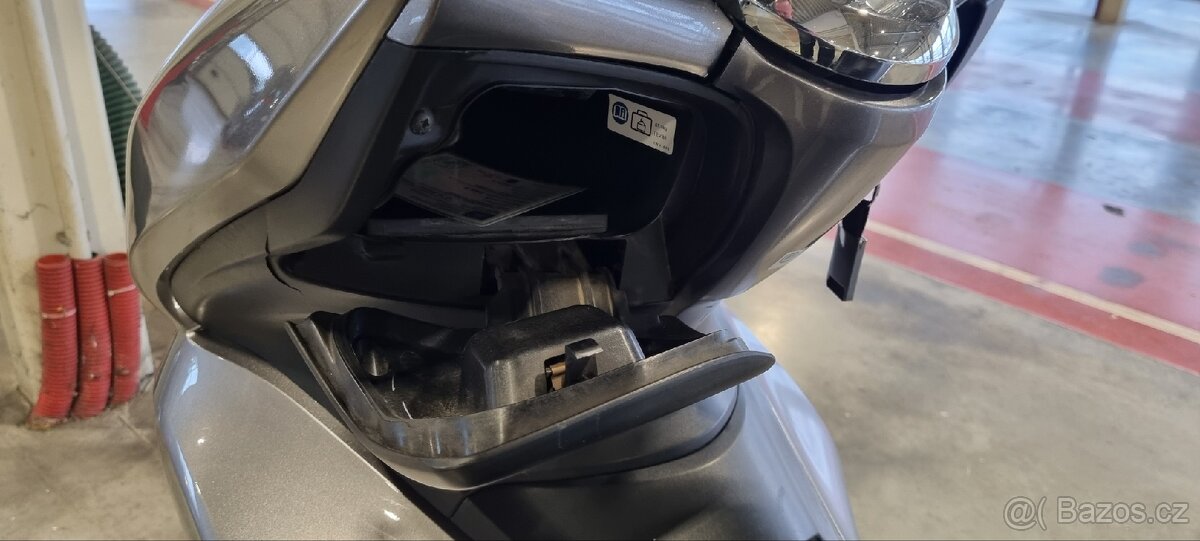 Skútr Honda 125PCX - 14