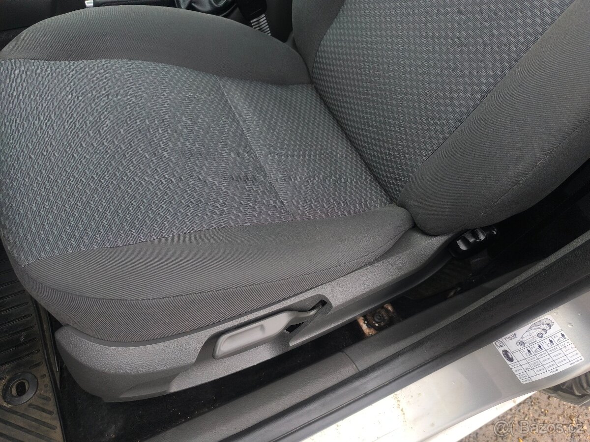 Ford Focus, BEZ KOROZE,VÝBAVA,150KM,SERVIS - 14